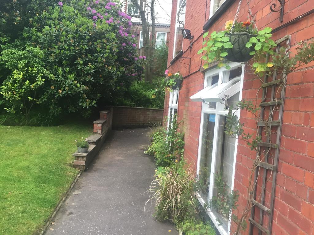 Oakfield Lodge Guest House Stockport Marple エクステリア 写真